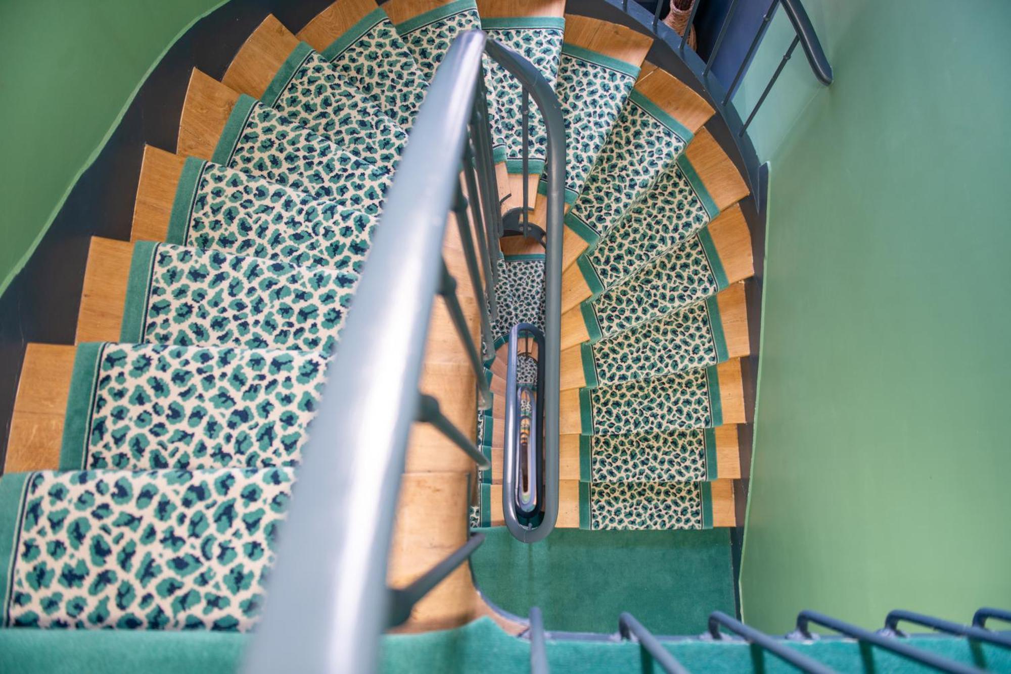 Hotel Avama Prony باريس المظهر الخارجي الصورة